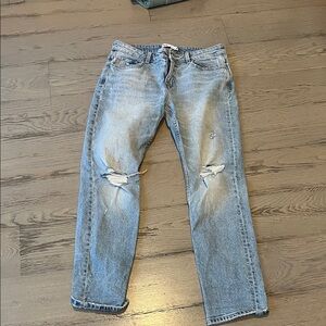 Zara Women’s Relaxed Fit Light Blue Jeans